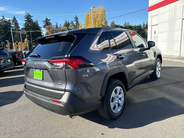 2024 Toyota RAV4 LE