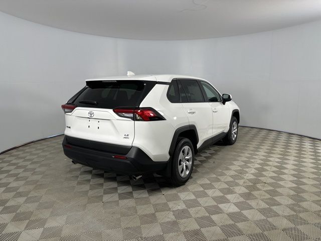 2024 Toyota RAV4 LE