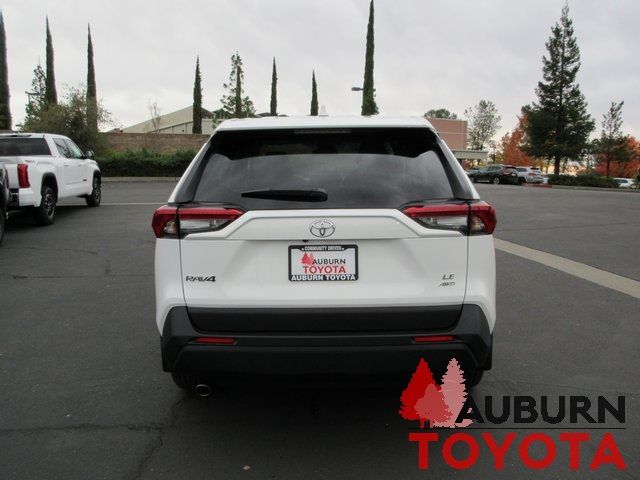 2024 Toyota RAV4 LE