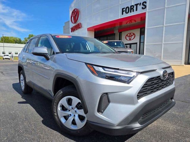 2024 Toyota RAV4 LE