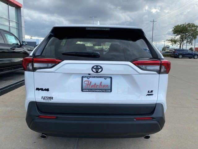 2024 Toyota RAV4 LE