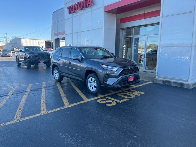 2024 Toyota RAV4 LE