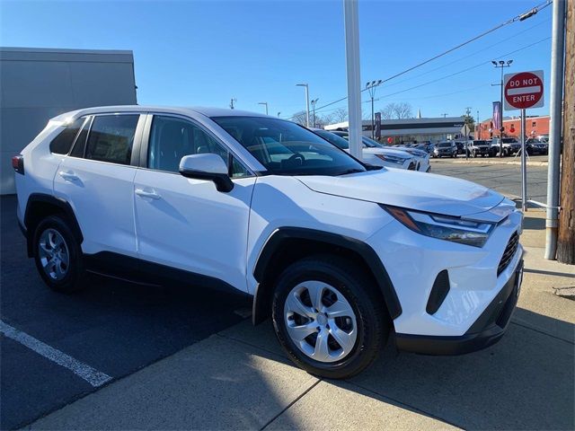 2024 Toyota RAV4 LE