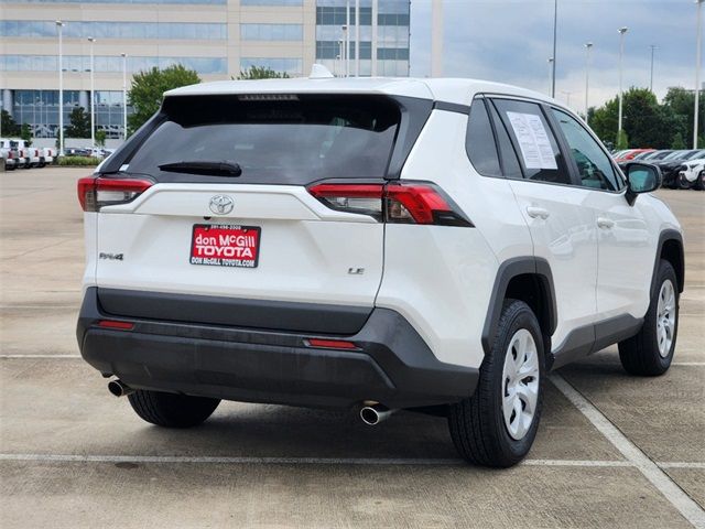 2024 Toyota RAV4 LE