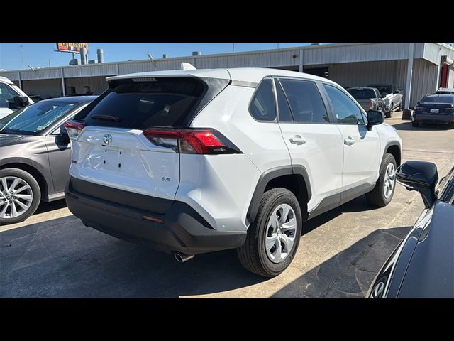 2024 Toyota RAV4 LE