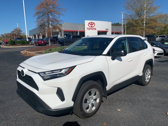 2024 Toyota RAV4 LE