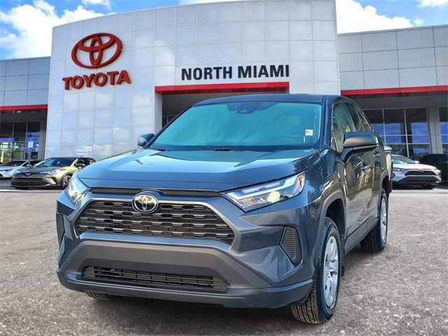 2024 Toyota RAV4 LE