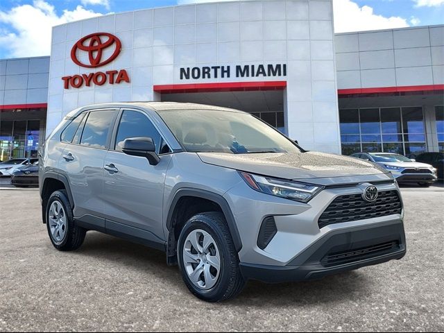 2024 Toyota RAV4 LE