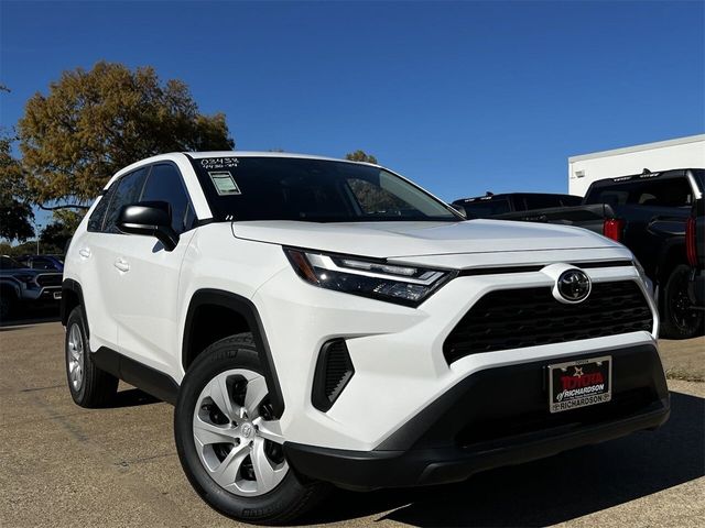 2024 Toyota RAV4 LE