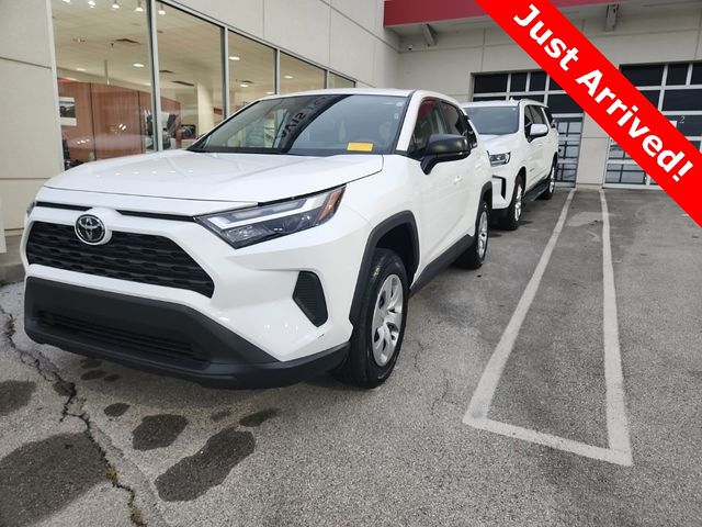 2024 Toyota RAV4 LE