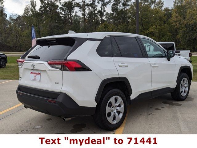 2024 Toyota RAV4 LE