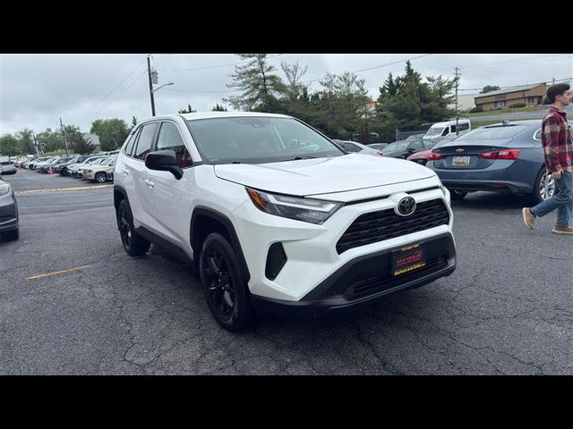 2024 Toyota RAV4 LE