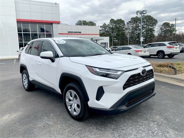 2024 Toyota RAV4 LE