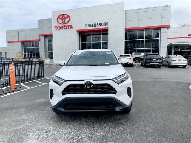 2024 Toyota RAV4 LE