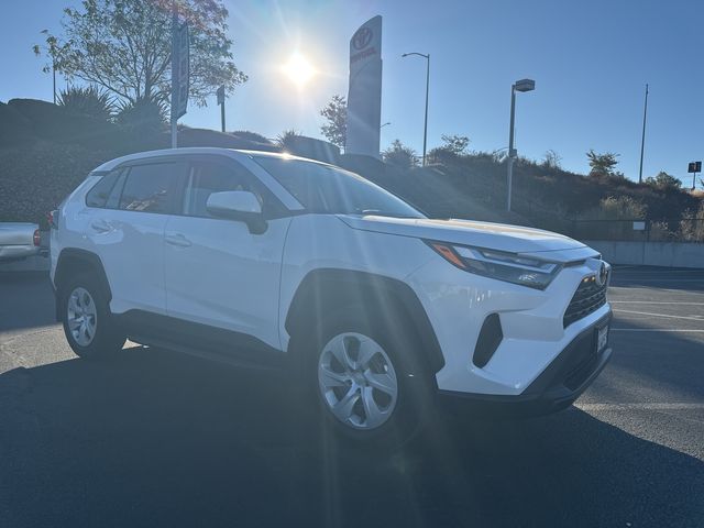 2024 Toyota RAV4 LE