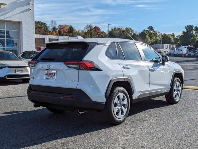 2024 Toyota RAV4 LE