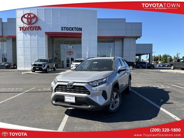 2024 Toyota RAV4 XLE