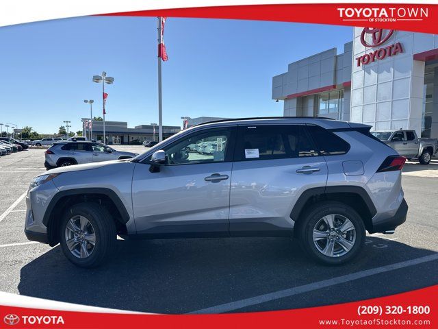 2024 Toyota RAV4 XLE