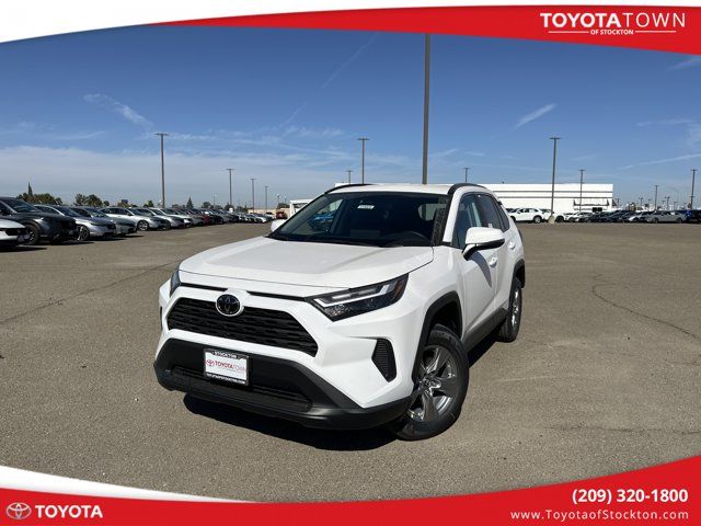 2024 Toyota RAV4 XLE