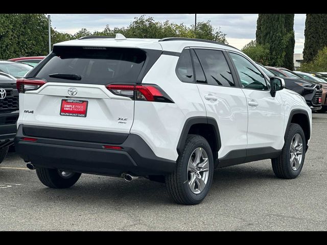 2024 Toyota RAV4 XLE