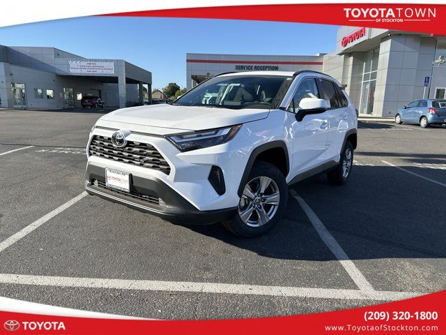 2024 Toyota RAV4 XLE