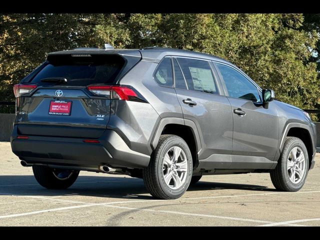 2024 Toyota RAV4 XLE