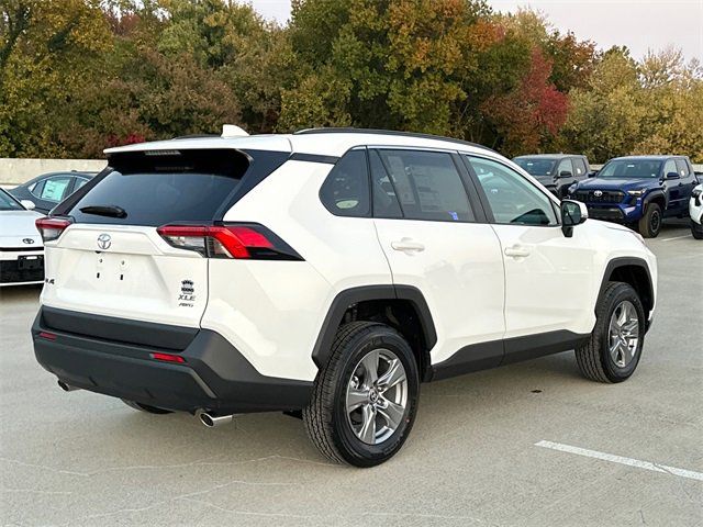 2024 Toyota RAV4 XLE