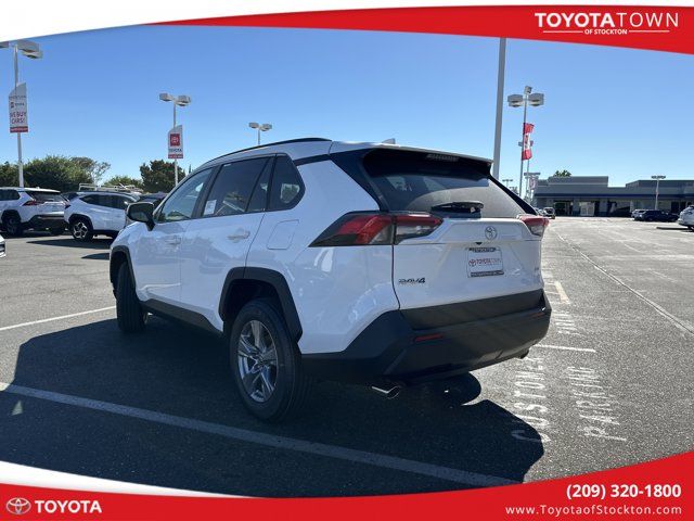 2024 Toyota RAV4 XLE