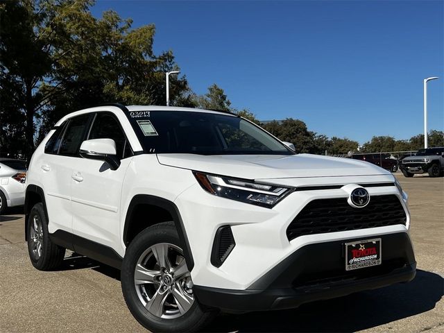 2024 Toyota RAV4 XLE