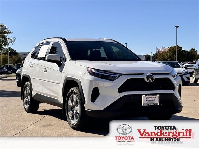 2024 Toyota RAV4 XLE