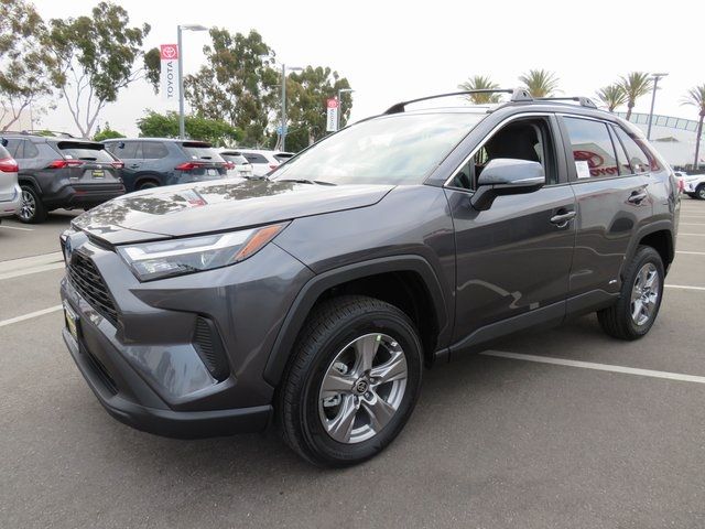 2024 Toyota RAV4 XLE