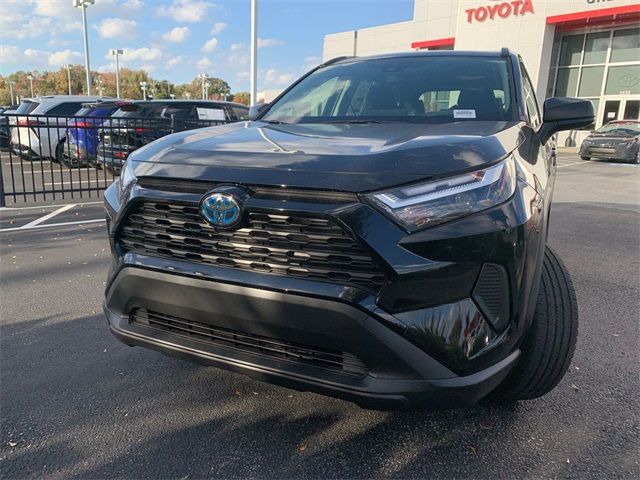 2024 Toyota RAV4 Hybrid LE