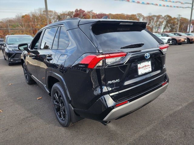 2024 Toyota RAV4 Hybrid SE