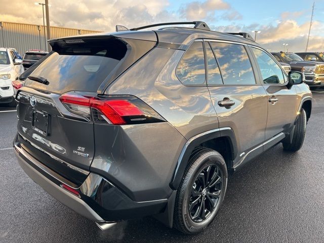 2024 Toyota RAV4 Hybrid SE