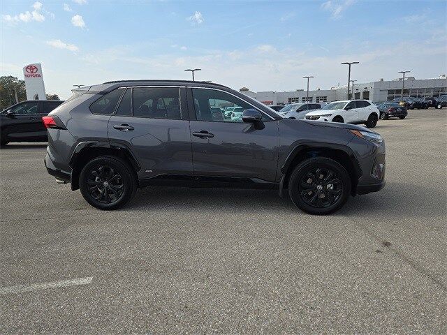 2024 Toyota RAV4 Hybrid SE