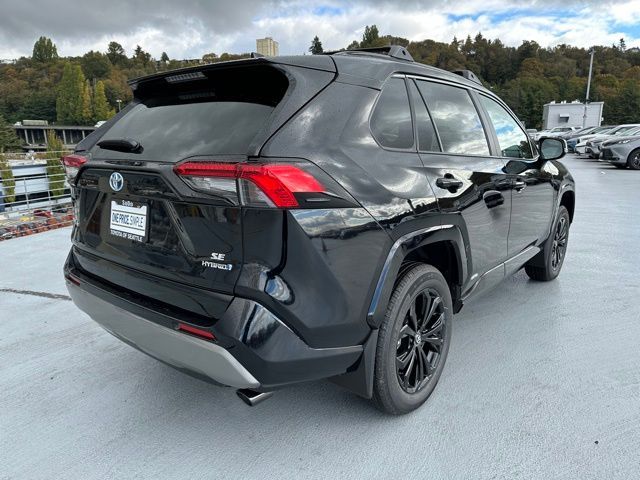 2024 Toyota RAV4 Hybrid SE