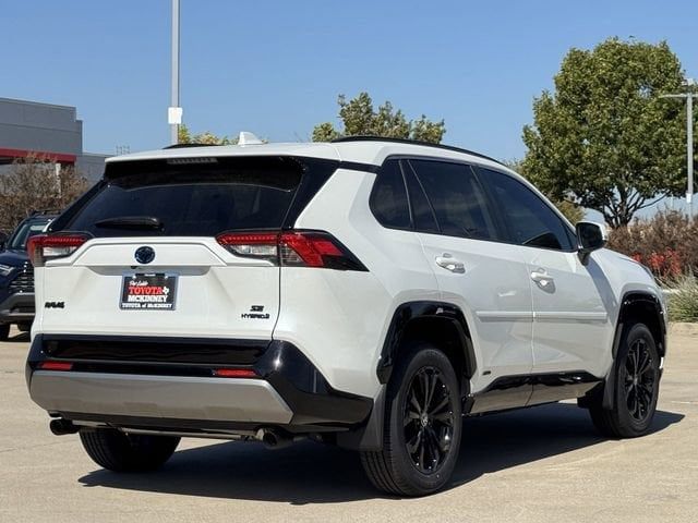 2024 Toyota RAV4 Hybrid SE