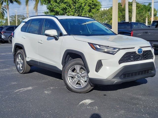 2024 Toyota RAV4 Hybrid XLE