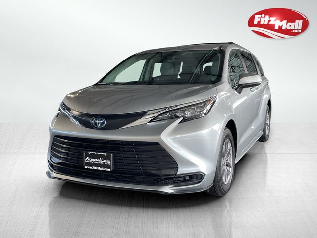 2024 Toyota Sienna LE