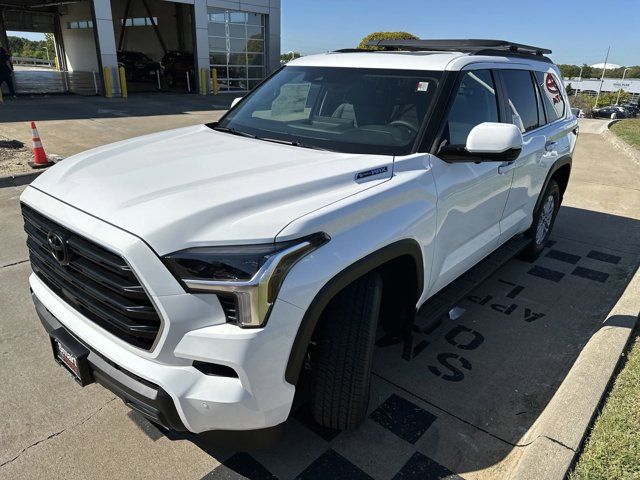 2024 Toyota Sequoia SR5