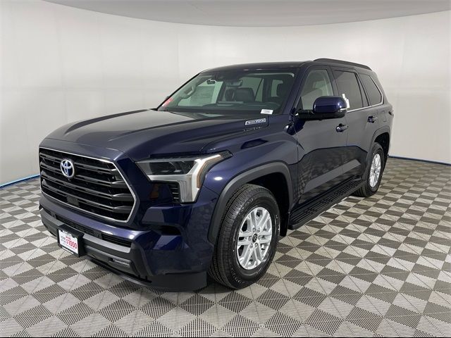 2024 Toyota Sequoia SR5