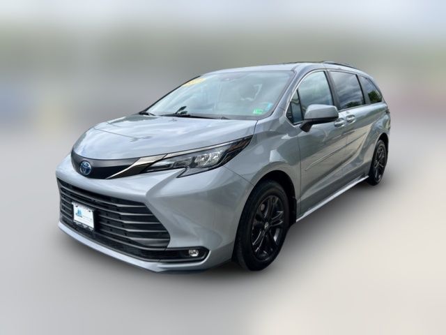 2024 Toyota Sienna Woodland Edition