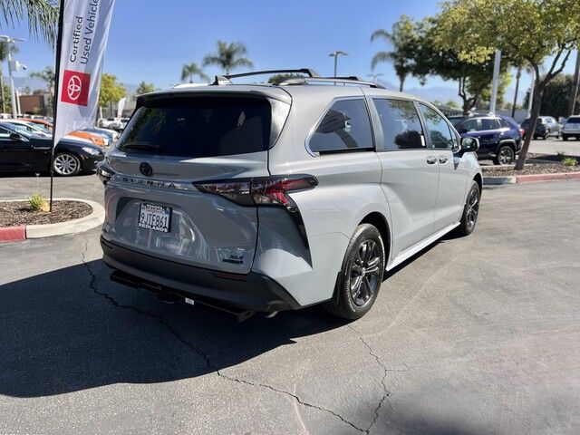 2024 Toyota Sienna Platinum