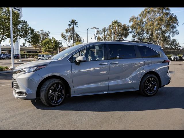 2024 Toyota Sienna Platinum