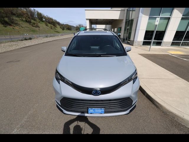 2024 Toyota Sienna Woodland Edition