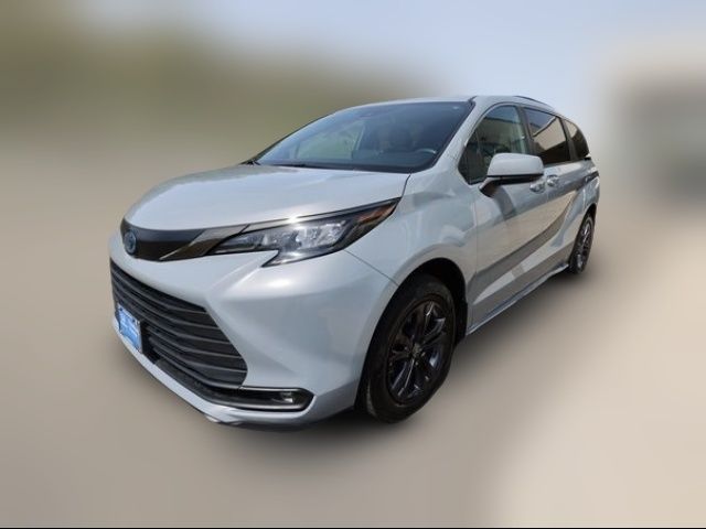 2024 Toyota Sienna Woodland Edition