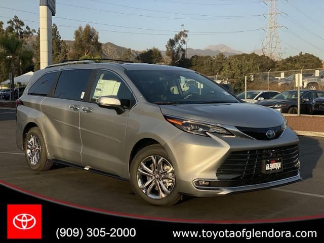 2024 Toyota Sienna Platinum