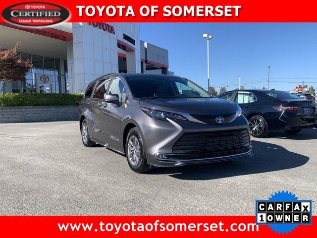 2024 Toyota Sienna XLE