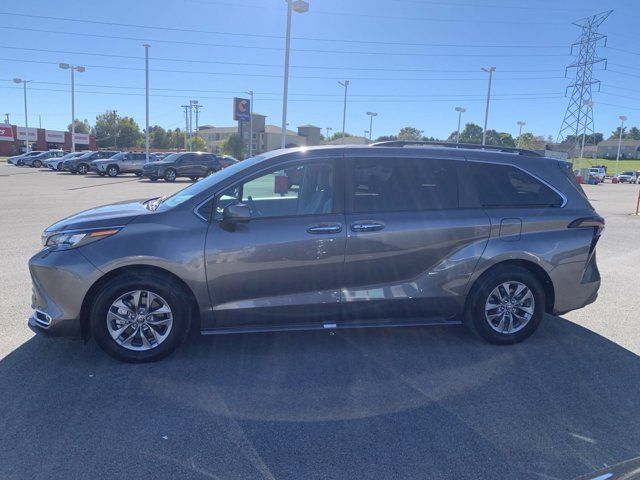 2024 Toyota Sienna XLE