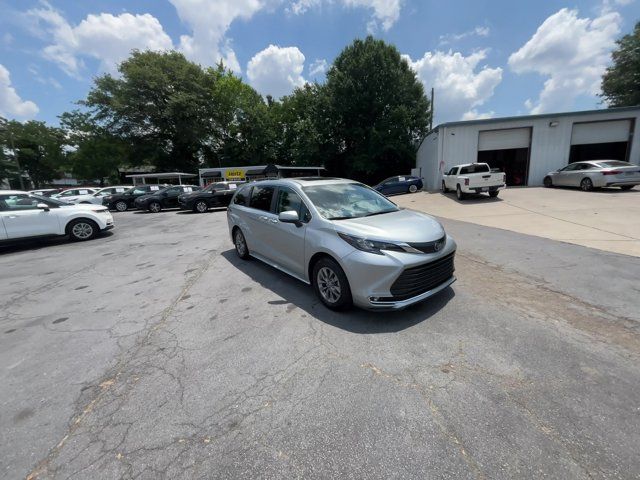 2024 Toyota Sienna 